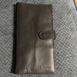 Jefferjee's large wallet